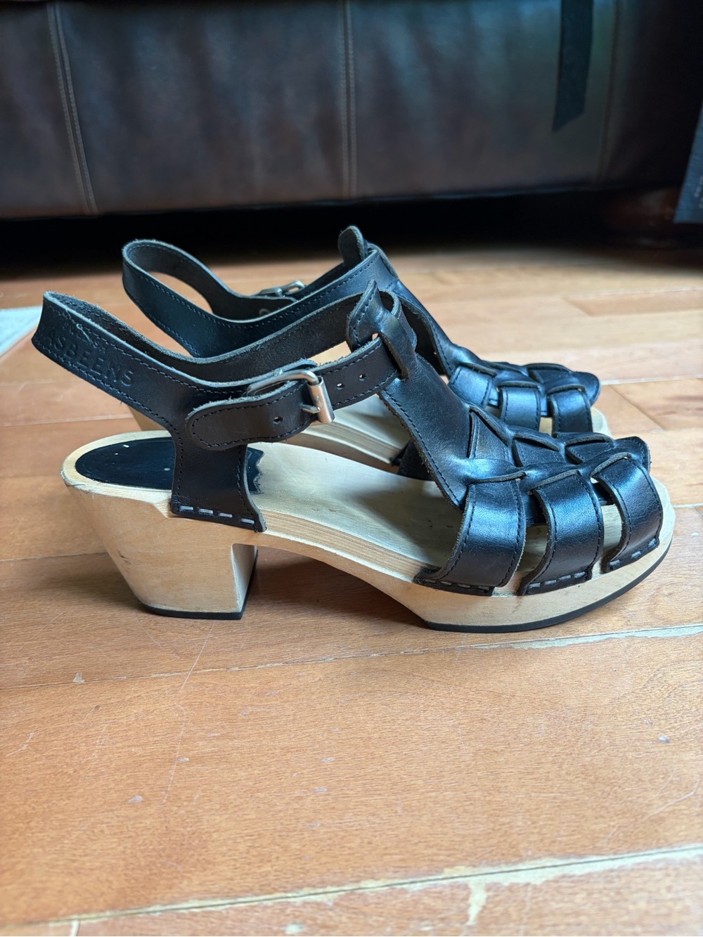 Swedish Hasbeens Black Leather Fisherman Clogs with Wooden Sole - Picture 2 of 8